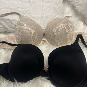 Lot of 2 Victoria’s Secret 34DD padded push up bras